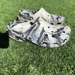 Crocs Unisex Adult Marbled Clogs White/Black Women’s Size 10 / Men’s Size 8